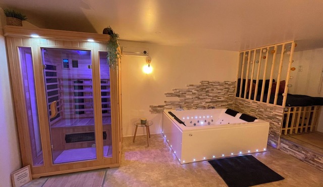 Belle Maison Avec Jacuzzi et Sauna Privatif