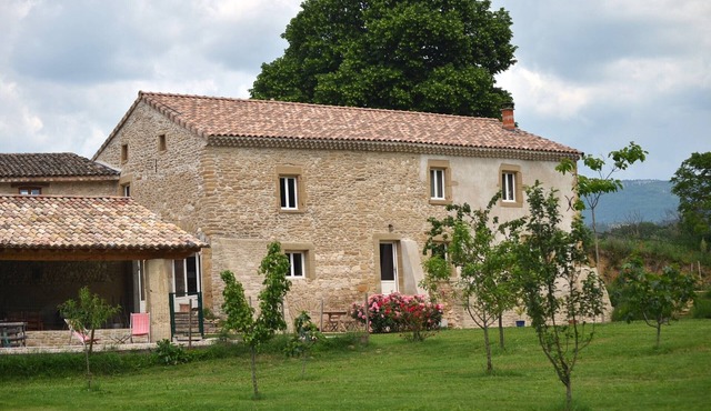 Belle Maison de Caractère au Calme, à la Campagne et Proche de Toutes Commodités