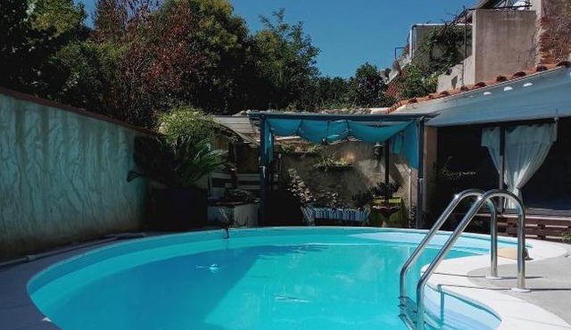 BELLE MAISON DE CARACTERE Dans VILLAGE et sa PISCINE Privée 7 PERS- 3 Chambres - 12 Rue Emile Zola