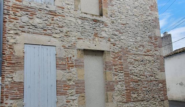 Belle Maison de Ville en Pierre Entièrement Rénovée