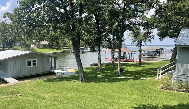 Belle Maison du Lac! Lakefront Retreat with Boathouse & Firepit - Perfect for Family & Friends!