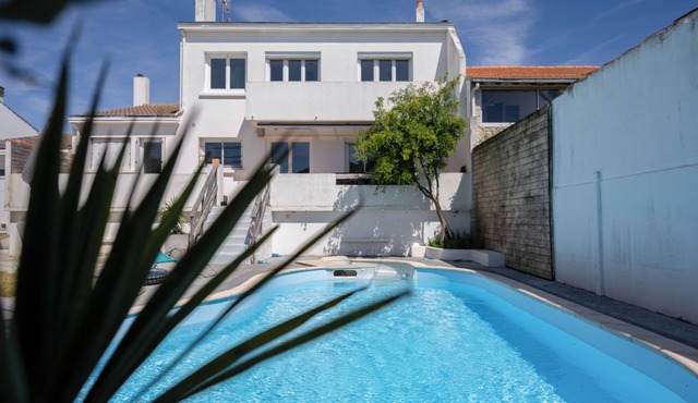 Belle Maison Familiale Avec Piscine et Jardin