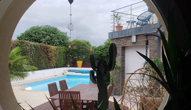 Belle Maison Tout Confort Avec Piscine, Clim, sal de Sport, Sauna,10 min de St