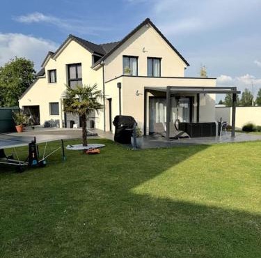 belle maison avec piscine chauffée sans vis-à-vis