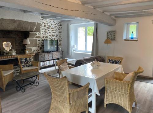 Belle maison renovée avec jardin terrasse -calme-proche mer -MESQUER
