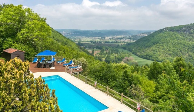 Belle Vue - Four Bedroom Villa, Sleeps 8