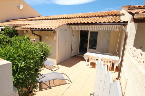 Belle villa 5 couchages terrasse Sud parking dans résidence sécurisée piscine commune 400m de la mer LRJP102