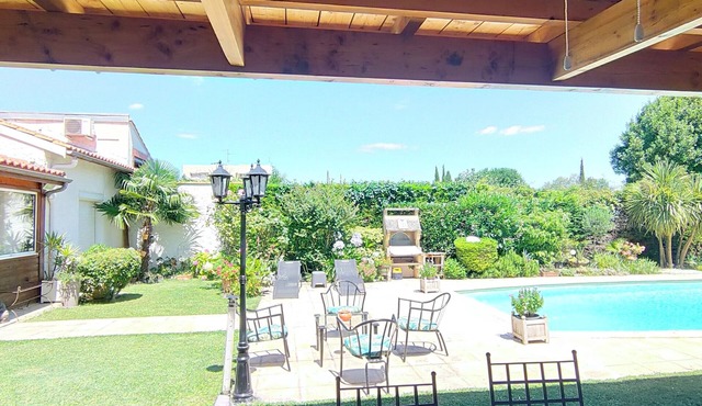 Belle Villa Avec Grande Piscine à Toulouse, Idéal Famille