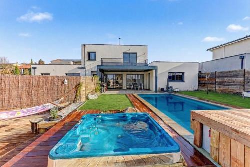 Belle villa avec piscine et spa a lauzerville