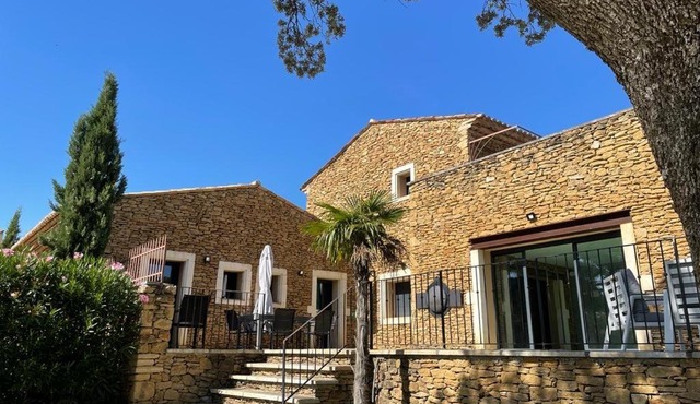 Belle villa avec piscine intérieure et piscine extérieure Gite Les Aiguiers