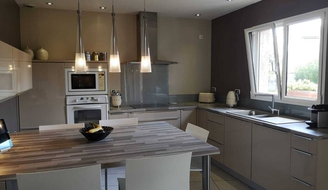 Belle Villa Climatisée Avec Piscine Chauffée au Coeur du Village de Pibrac