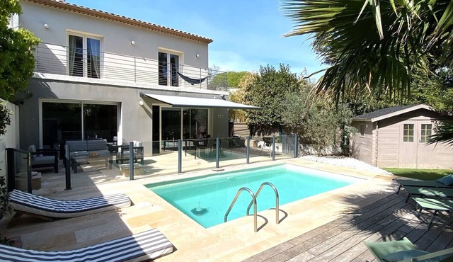 Belle Villa Contemporaine Climatisée Avec Piscine. Environnement Très Calme!