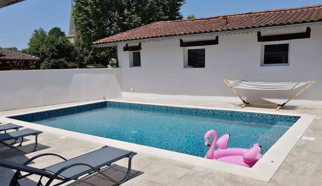 Belle Villa de 200 ans au Cœur D'un Charmant Village Landais et sa Belle Piscine