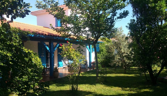 Belle Villa en Bord de mer Avec Jardin Ombragé et Terrasse