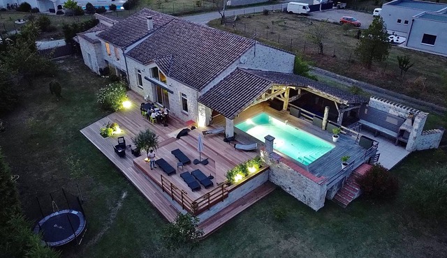 Belle Villa en Pierre de 400 m2 -sauna- Piscine Chauffée