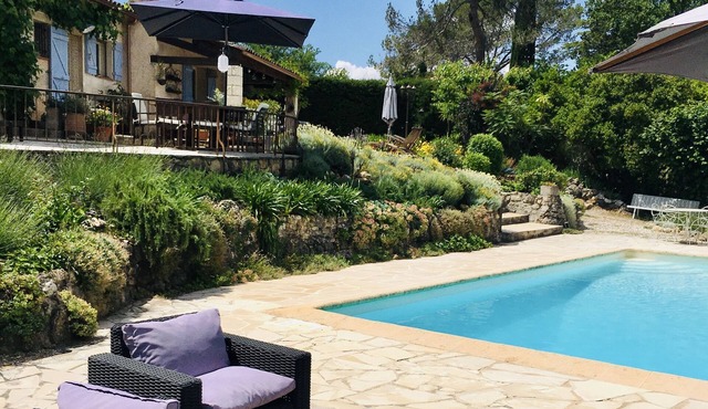 Belle Villa Provencale Dans un Écrin de Verdure