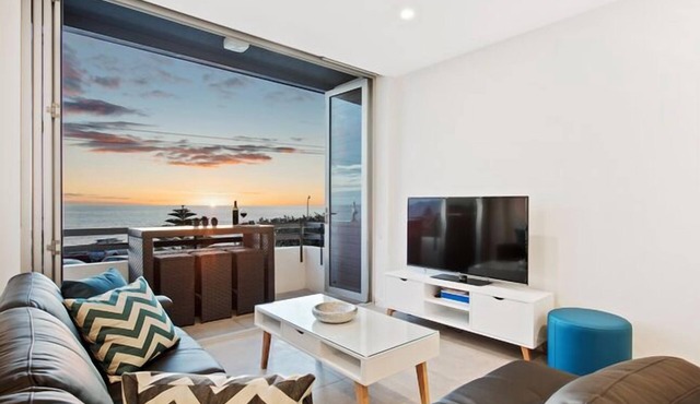 Belle Vista apartment absolute beach front w/Free WiFi