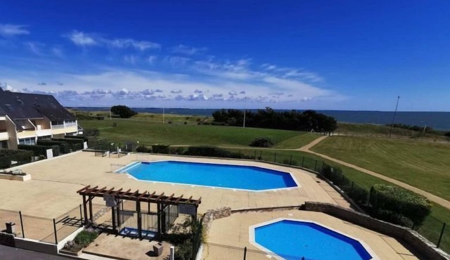 Belle vue Mer et Piscine by Interhome