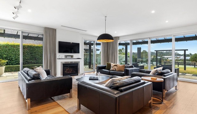 BELLEVIEW HUNTER - THE VINTAGE HOLIDAY HOUSES