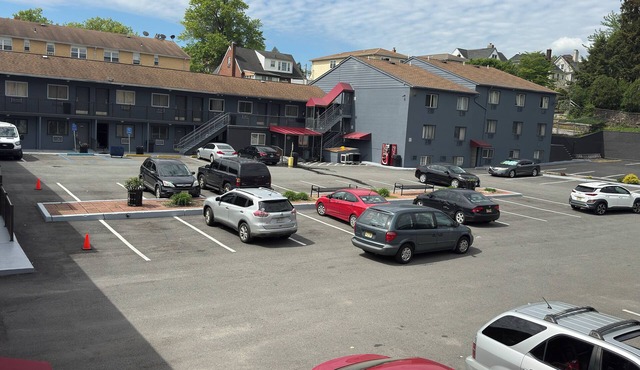 Belleville Motor Lodge