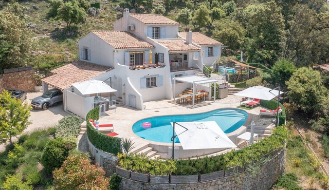 Bellevue, breathtaking, heatable pool, airconditioning in Provence