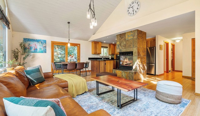 Bellevue Forest Haven Hideaway