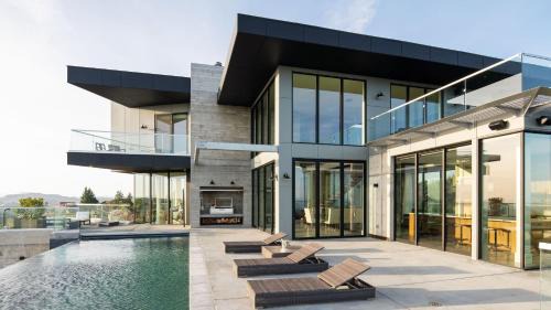 Belleza by AvantStay Hilltop Mansion w Pool Panoramic Views Ultra Modern Interior