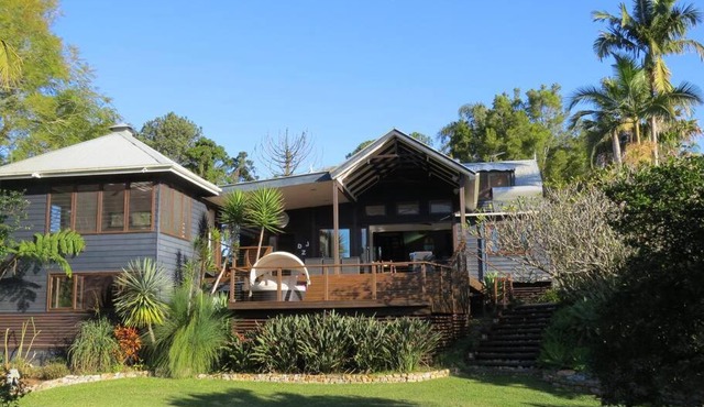 BELLINGEN CONVERTED CHURCH on the river (Pet Friendly)