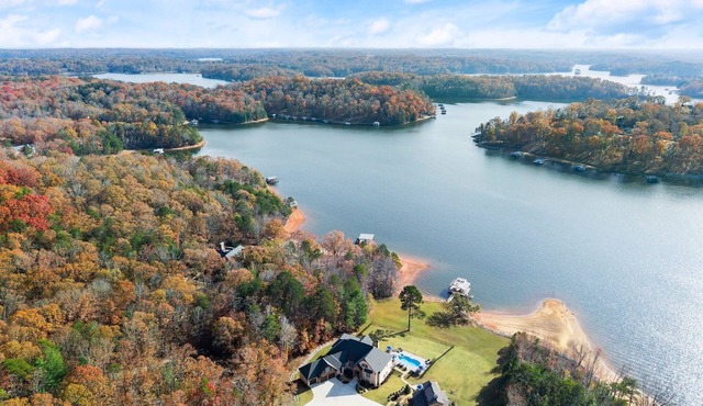Bellini Bliss on Lake Lanier-Private Get Away-Private Dock-Pool-Hot Tub
