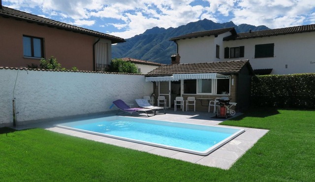 Bellinzona by the Pool - Ca dal Virgi Swisshomebnb