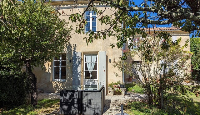 Bello Viso, Proche Saint Emilion Dans un Écrin de Verdure au Milieu des Vignes