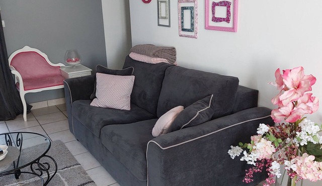 BELLOGIA APARTMENT 3km from the medieval town of Crémieu