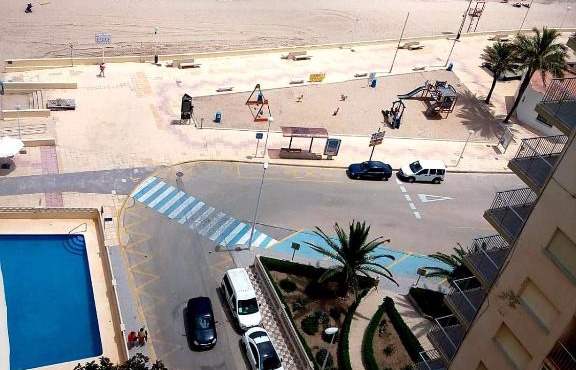 Bellreguart 1a línea de Playa - Edificio Mirador