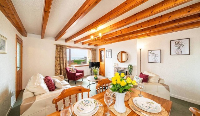 Bellrock View - Traditional Coastal Retreat