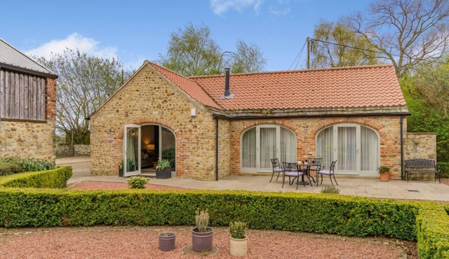 Bells Barn - Two Bedroom House, Sleeps 4