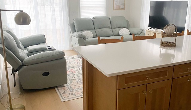 Belmar Shore Vacation Getaway Newly Renovated 3 Bedrooms, 4 Beds w/Beach Badges