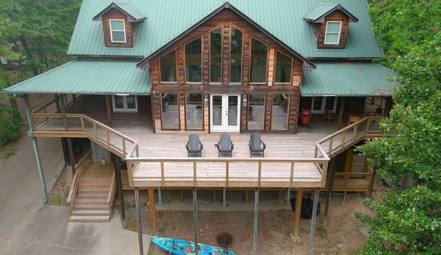 Belmont Acres | Lakefront w/ Heated Outdoor Shower | Sleeps 12