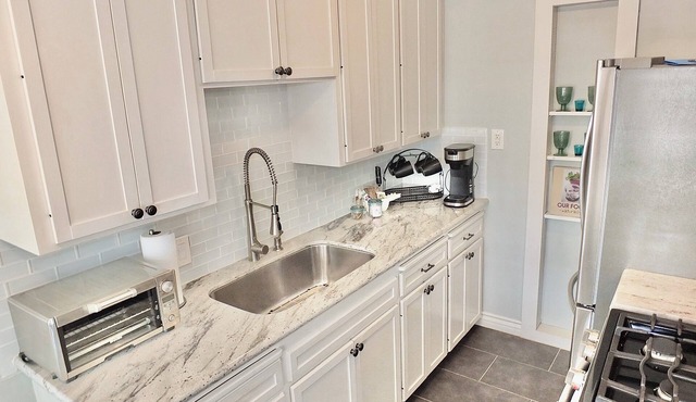 Belmont Boutique Apartment – Chic and Cozy Getaway Under 1 Mile from Beach!