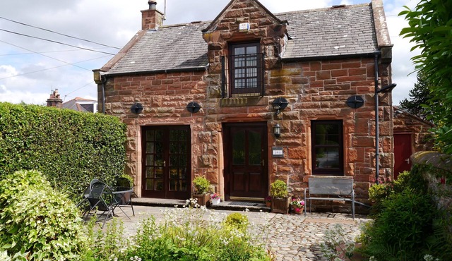 Belmont Cottage - a cottage that sleeps 3 guests in 2 bedrooms