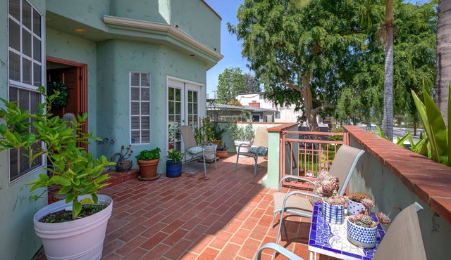 Belmont Heights Townhome with Patio, Grill, WiFi, Central AC - Next to Lagoon