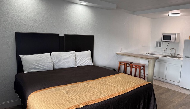 Belmont Inn And Suites