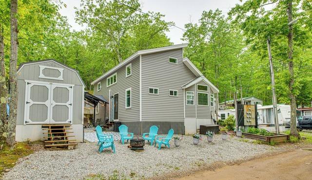 Belmont Lakehouse w/Sandy Beach & Boating!