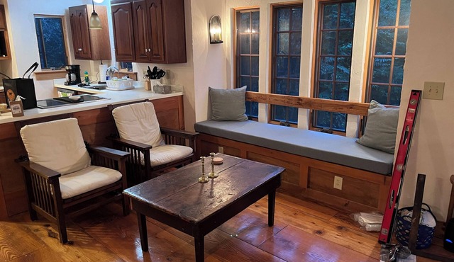 BELMONT RACING WEEK SPECIAL 2 BR cottage in Shushan New York 300 PER NIGHT,