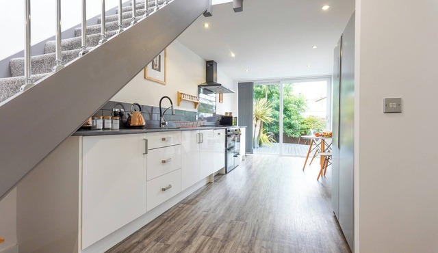 Belmont Retreat by Grandeur Property