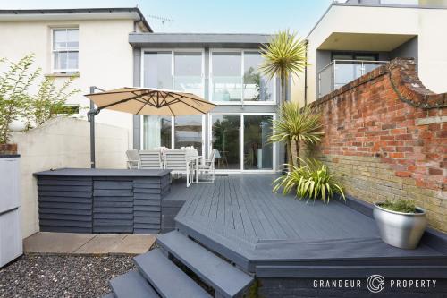 Belmont Retreat by Grandeur Property