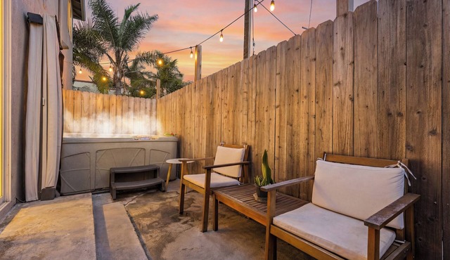 Belmont Shore Retreat - Hot Tub - Firepit - Prime Location!