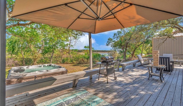Belton Lakeview | Game Room | Hot Tub | Fireplace