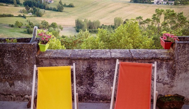 Belvédère de Montmiral - Terrace and Garden