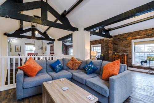 Belvedere House - Serene Countryside Escape - 4 Bedrooms Sleeps 8