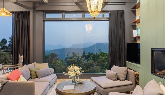 Belvedere Summer House Gold Coast Hinterland nSTAY PLAY EAT RELAX REPEAT